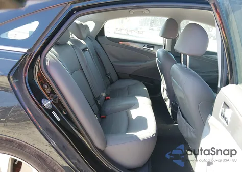 2013 Hyundai Sonata Hybrid Limited z USA, uszkodzony, nr VIN KMHEC4A42DA093900